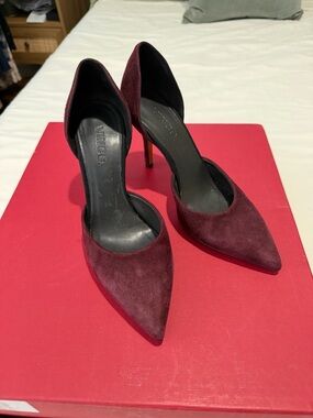Vince Women's Pointed Toe D'Orsay Pump in Burgundy Suede 6.5